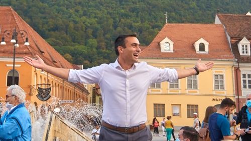 Consilierii PNL din Primăria Brașov susțin că Allen Coliban le-a blocat accesul în instituție prin dezactivarea cartelelor