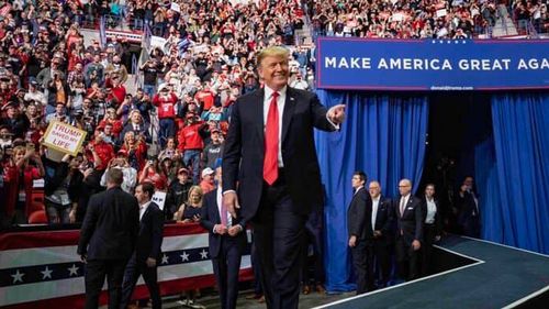 Donald Trump a făcut peste 10.000 de declarații false și care induc în eroare. Analiști: „Acest tsunami de neadevăruri este în creştere”.