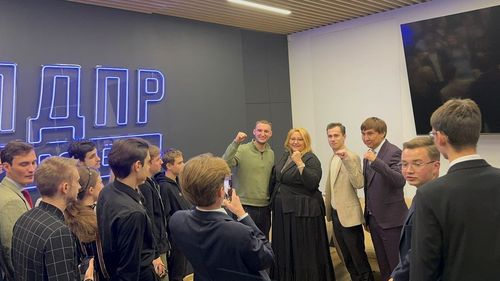 Extremista pro-rusă Diana Şoşoacă a participat la aniversarea postului de televiziune Russia Today, la care a fost prezent Vladimir Putin / Şoşoacă, la Russia Today: Vor să mă bage la ospiciu pentru că spun adevărul