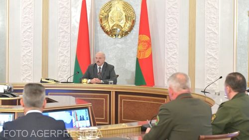 Înconjurat de cadrele de partid loiale, Lukaşenko îşi proclamă victoria faţă de mişcarea de contestare începută anul trecut
