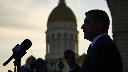 AUDIO Preot de la Mănăstirea Prisaca din Craiova, campanie pentru George Simion la slujbă: „Cu toții la vot pentru a da României pe George Simion, președinte ortodox, suveranist, patriot curajos în lupta pentru binele neamului nostru”