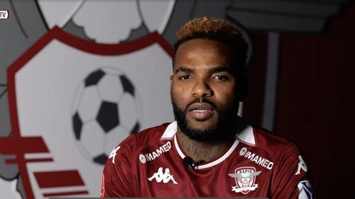 Drogul de care au devenit dependenți mai mulți fotbaliști / Fost atacant al Rapidului, Boupendza a murit în China, căzând de la etajul 11, după ce s-a drogat cu „gaz ilariant”