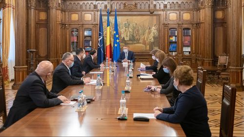 Ședință la Palatul Cotroceni cu premierul, ministrul Educației și cel al Sănătății. Se ia decizia finală privind deschiderea școlilor