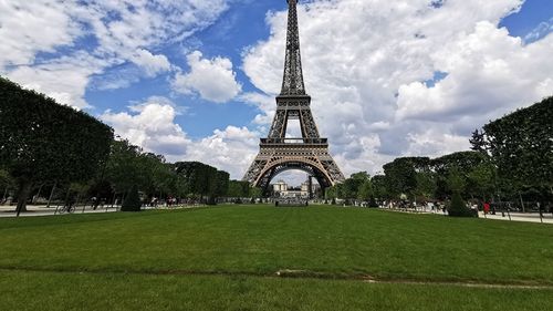 Parisul acuză Rusia că încearcă să manipuleze influenceri din Franţa. Mii de producători europeni de conținut ar fi fost contactaţi pentru a răspândi propagandă rusă, potrivit unei investigații