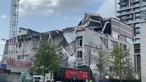 Un muncitor român a murit, iar alți patru au fost răniți după ce o parte a unei școli în construcție și o schelă s-au prăbușit în orașul belgian Anvers
