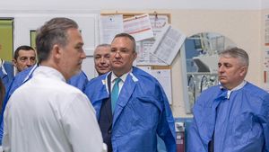 Nicolae Ciucă îl validează public pe Lucian Bode, declarat oficial plagiator / Șeful PNL face turneu în filiale înainte de rocada la care va pierde postul de premier
