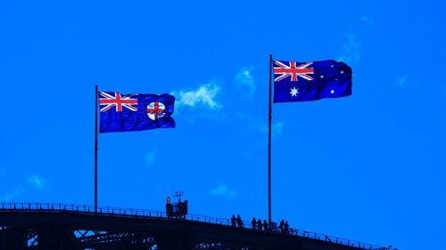 UPDATE 12 persoane ucise, printre care și unul dintre atacatori, și 12 rănite într-un atac terorist antisemit pe celebra plajă Bondi din Sydney în prima zi de Hanuka, festivalul luminilor evreiești / Poliţia ordonă populaţiei să se pună la adăpost / Al doilea atacator a fost arestat de poliție