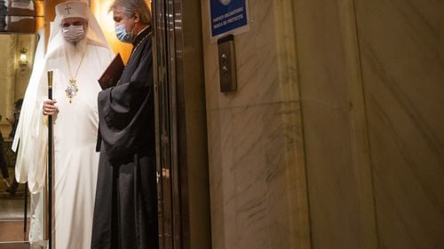 Premierul Ciucă se întâlnește cu reprezentanții cultelor religioase. Discuții despre Certificatul verde în biserici - Surse