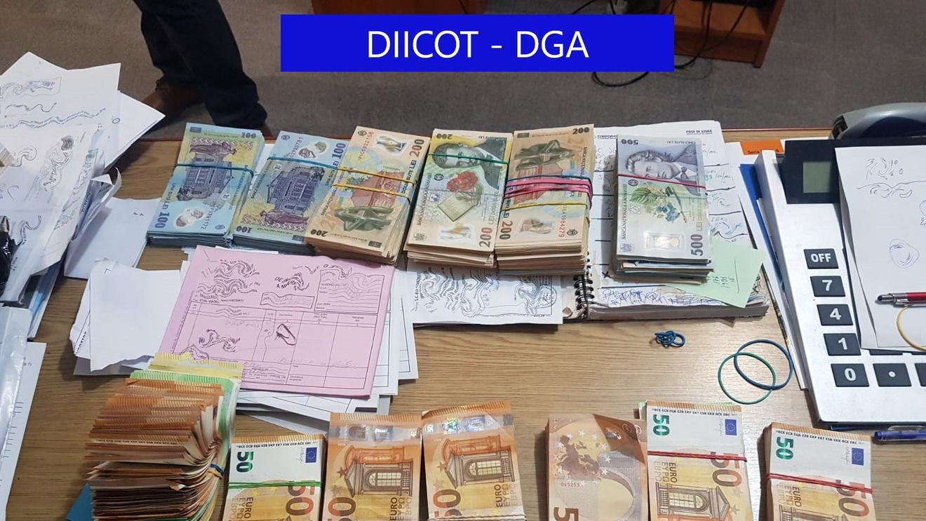 Şeful Poliţiei de Frontieră Mehedinţi a fost reţinut de DIICOT, acuzat că a protejat o grupare de traficanţi de ţigări  