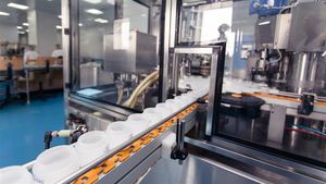 Farmec Cluj va obţine, azi sau mâine, aprobare pentru producţia de biocide. Săptămâna viitoare începe şi producţia de măşti, anunță ministrul Economiei