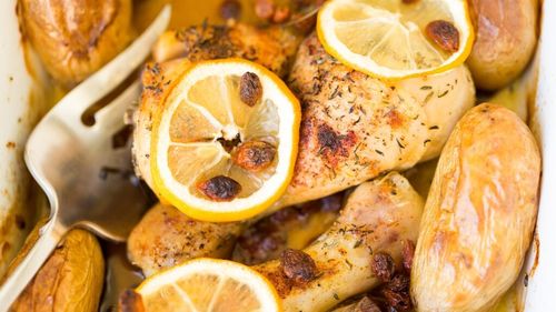 Rețetele Juanitei | Pulpe de pui la cuptor cu lămâie, cea mai simplă și ieftină rețetă pentru un prânz rapid
