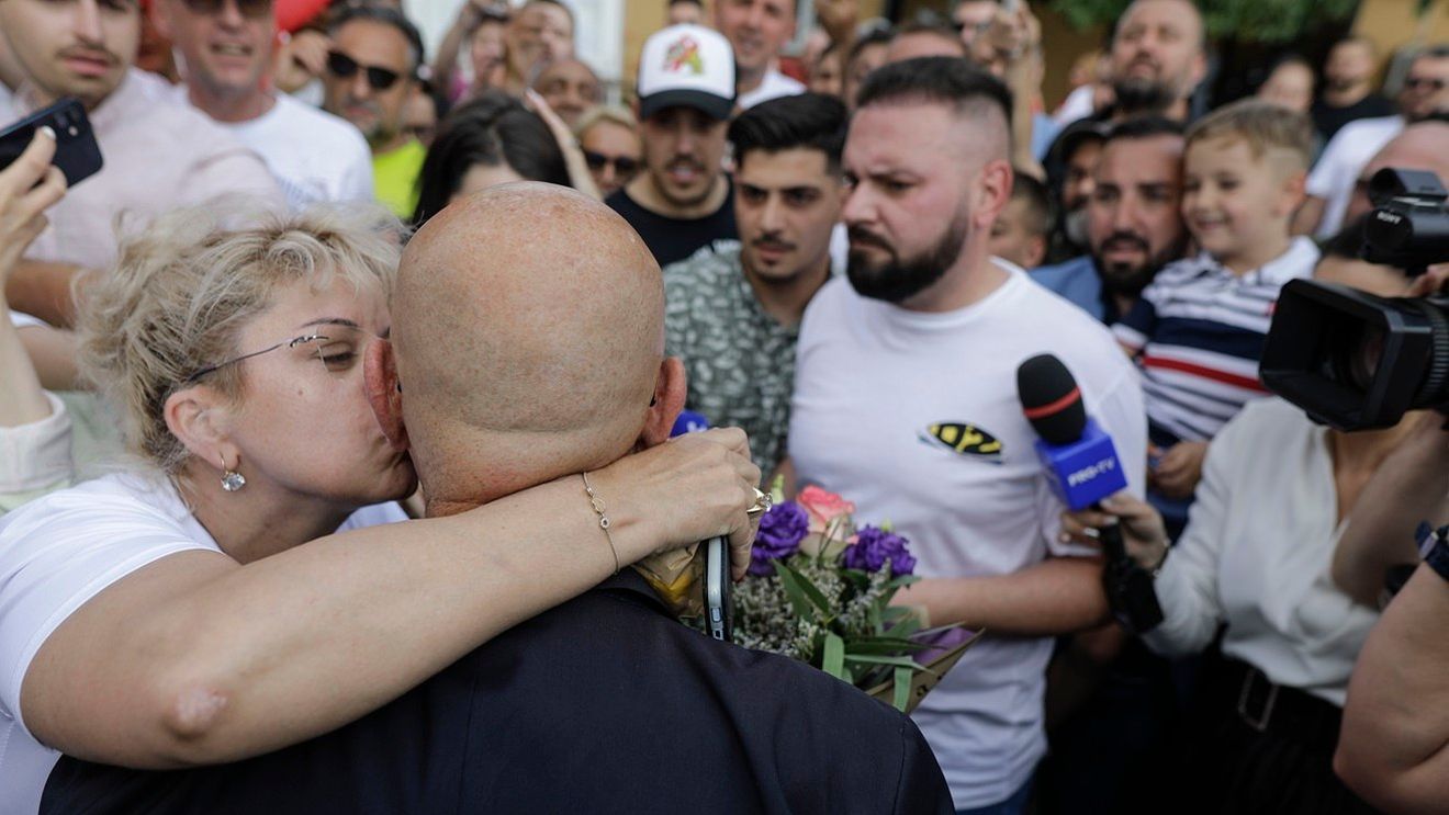 EXCLUSIV Caracatița lui Piedone: 46 de rude, interpuși, interlopi și oameni de încredere care împart funcții publice, salarii de mii de euro, influență politică, averi fabuloase și contracte de la Stat / ”Cu cine să lucrez? Cu trădători?”