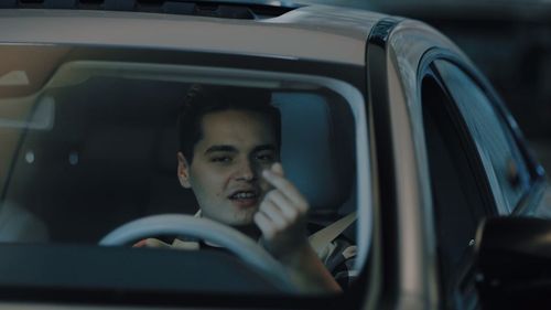 Vloggerul Selly a fost amendat de poliție după ce și-a sărbătorit ziua de naştere cu prietenii, în pandemie