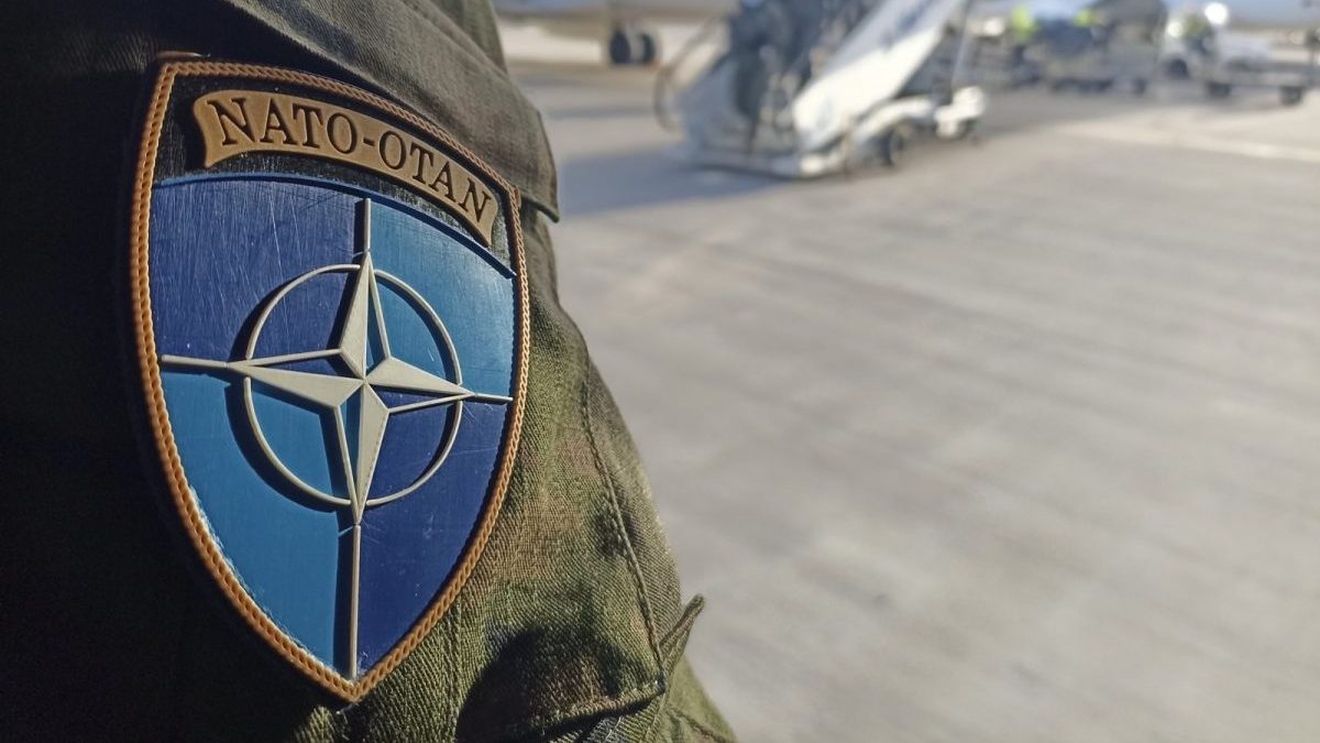 NATO desfăşoară forţa de reacţie rapidă pentru prima dată în contextul apărării colective și va continua să trimită arme Ucrainei, inclusiv apărare aeriană