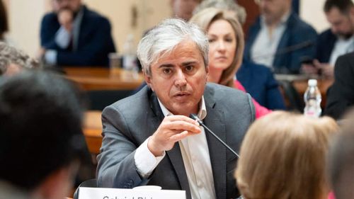Specialistul în fiscalitate Gabriel Biriș, fost secretar de stat în guvernul Cioloș, a participat la o dezbatere organizată de AUR și susține un proiect al partidului extremist
