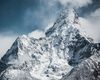 Cum a rezistat alpinistul nepalez blocat pe Muntele Everest timp de șase zile și considerat mort: „Am început să mestec gheață”
