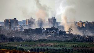 Israelul loveşte din nou în Gaza: Cel puţin 130 de palestinieni ucişi peste noapte, în timp ce negocierile de încetare a focului bat pasul pe loc