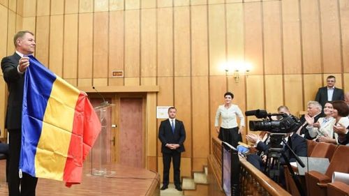 Klaus Iohannis, criticat dur în presa maghiară din cauza contestării Codului Administrativ la CCR: Vrea să fie mai român decât românii înșiși/ A atacat folosirea limbii materne în administrație