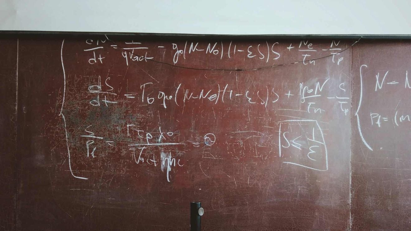 GRAFIC Plăcerea de a merge la școală scade an de an, procentul absenților a crescut cu 50%. În sate sunt 83% din școlile cele mai slabe din România