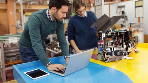 PROIECT 150 de elevi și studenți olimpici vor putea beneficia de premii de mii de lei pentru rezultatele de la concursurile tehnico-științifice internaționale, prin programul “Henri Coandă” al Ministerului Cercetării