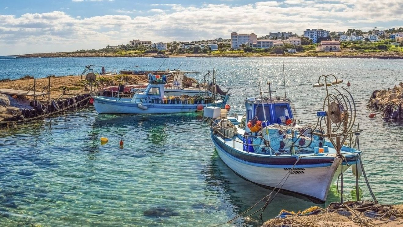 Două teste PCR vor fi obligatorii pentru intrarea în Cipru, începând de marți