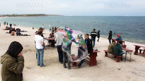 12 persoane au fost prinse cu droguri în Vama Veche. Poliţiştii au ridicat diferite cantităţi de canabis, cocaină, MDMA cristale şi pastile ecstasy