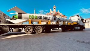 VIDEO O rachetă realizată în România va fi lansată de pe mare în august / EcoRocket, construită din fonduri private pentru a servi piaţa sateliţilor de mici dimensiuni, a costat peste un milion de euro