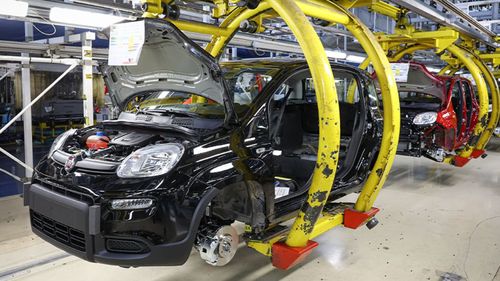 Un număr impresionant de fabrici de vehicule electrice și baterii sunt anulate în SUA. Situația, cauzată de războiul administrației Trump cu politicile de mediu și de tarife