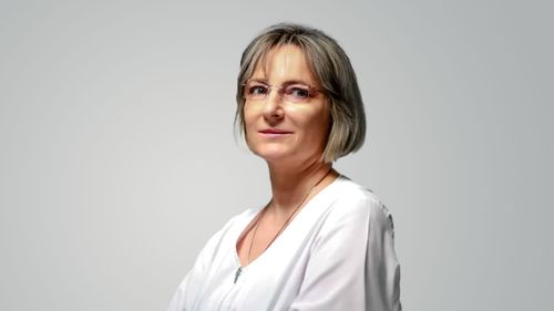 Cancerul de col uterin poate fi prevenit, în majoritatea cazurilor, prin vaccinare şi testări regulate. Dr. Claudia Ştefănescu, ginecolog MedLife: “Doar 10-20% din infecţii permit evoluţia spre cancer”