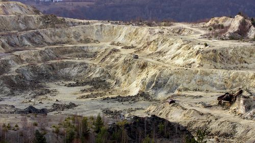 SURSE: Statul român a blocat la vânzare acțiunile companiei canadiene Gabriel, care a pierdut procesul pentru exploatarea aurului de la Roșia Montană / Compania evaluează posibilitatea de a contesta decizia tribunalului de arbitraj / România are de recuperat 10 milioane de dolari