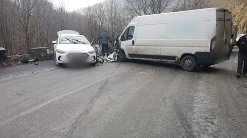 Trafic blocat pe Valea Oltului / Accident între Brezoi și Obârșia Lotrului
