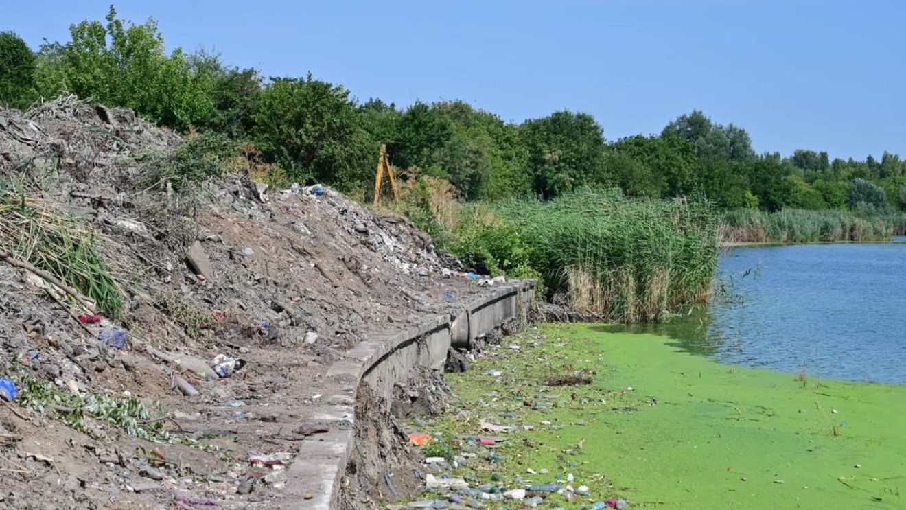 Peste 14.000 de tone de deșeuri scoase din lacurile din Sectorul 2. A fost lansat concursul internațional pentru amenajarea salbei de lacuri de pe Râul Colentina