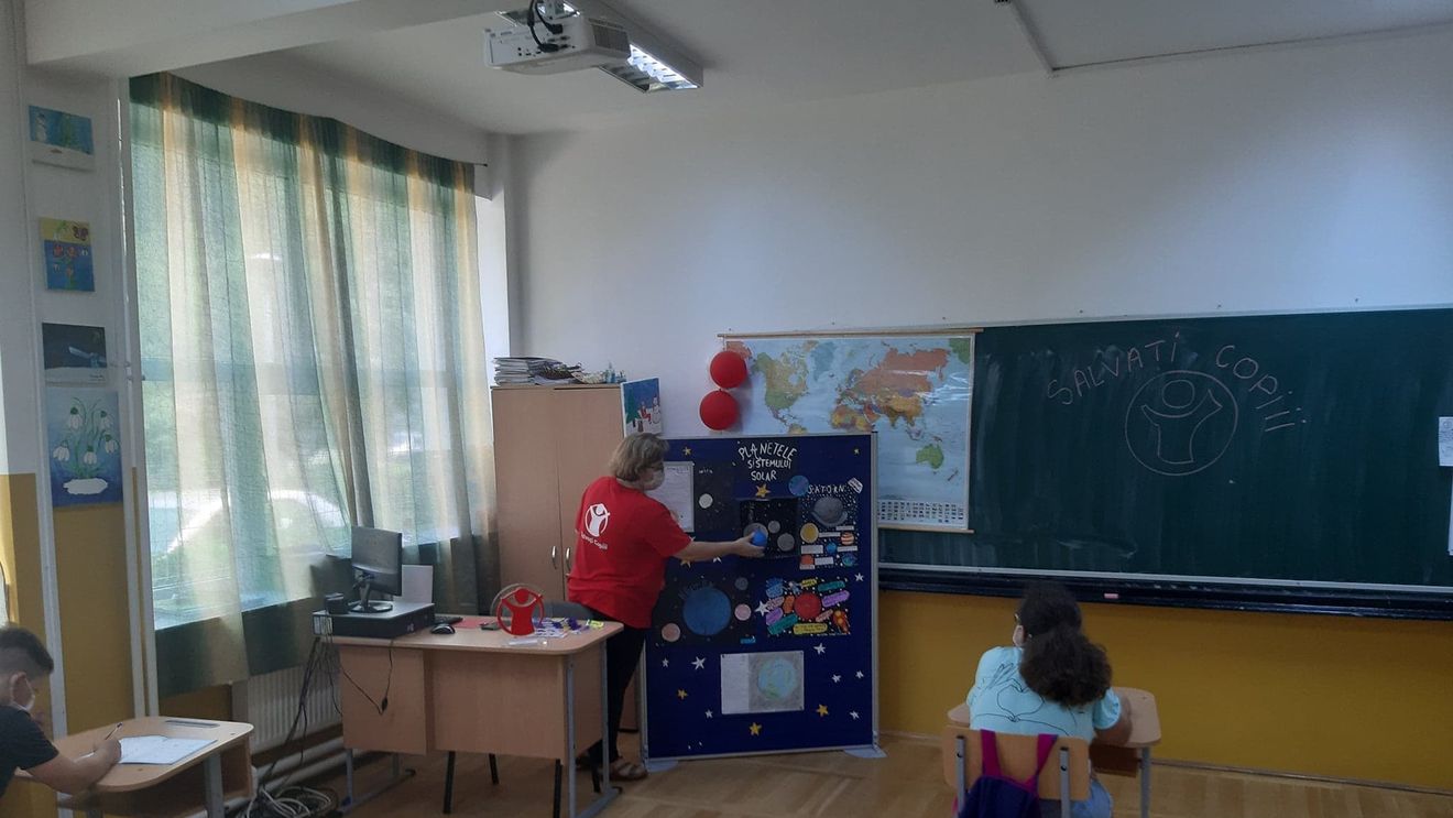 Salvați Copiii: Clase de recuperare, peste vară, pentru copiii al căror acces la educație a fost suspendat în timpul carantinei
