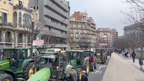 Agricultorii din Spania continuă protestele: au blocat autostrăzi în toată țara şi anunţă manifestaţii la Madrid