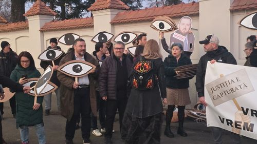 VIDEO Protest la Cotroceni. Nicușor Dan către protestatari: Prescrierile vin dintr-o vină a Parlamentului. Am de 100 de ori mai multe informații despre parchete decât aveți dvs. Pot să învinuiesc unii lideri de opinie care încearcă să vă ducă într-o direcție greșită