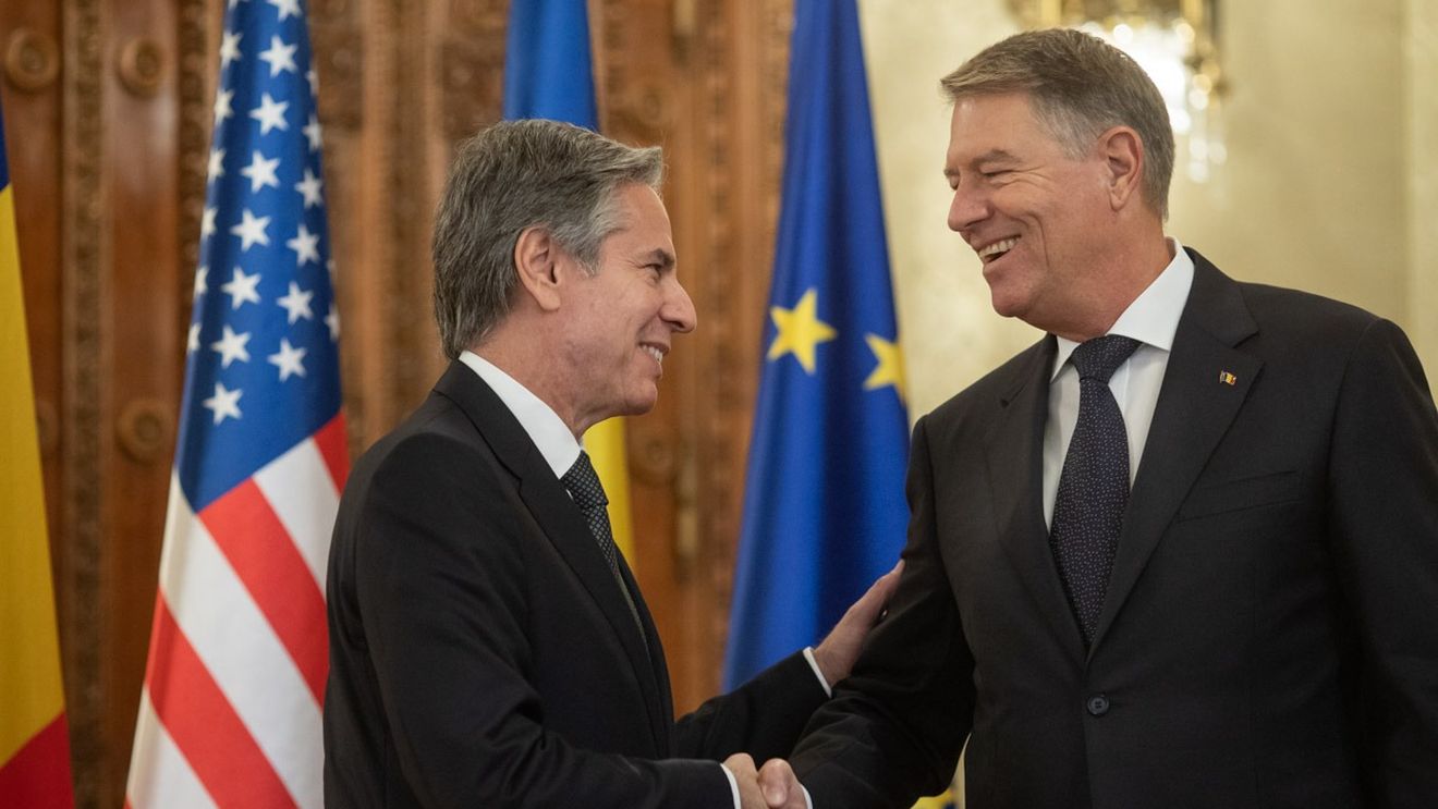Klaus Iohannis a discutat cu Antony Blinken despre programul Visa Waiver, criza energetică, continuarea sprijinului aliaţilor pentru Ucraina