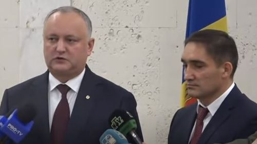 Vicepreședintele Parlamentului de la Chișinău, Mihai Popșoi, cere demisia Procurorul General. În replică , Stoianoglo și Dodon invocă la unison „capturarea statului” ca pe vremea lui Plahotniuc