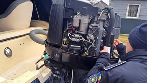 Peste 20 de motoare de ambarcaţiuni furate din Suedia descoperite în Tulcea, returnate societăţilor de asigurare europene / Garda de Coastă: Nu este uşor să identifici motoare de ambarcaţiuni furate. Nu este atât de simplu ca la maşini