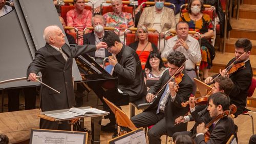 Marele dirijor și pianist Daniel Barenboim se retrage temporar din activitate din cauza unei “afecțiuni neurologice grave”