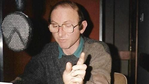 ”Viața trece ca un glonț- memoriile unui reporter BBC” / Dorian Galbinski: În România de azi mai există și acum această obsesie: Cum ne vede Occidentul?