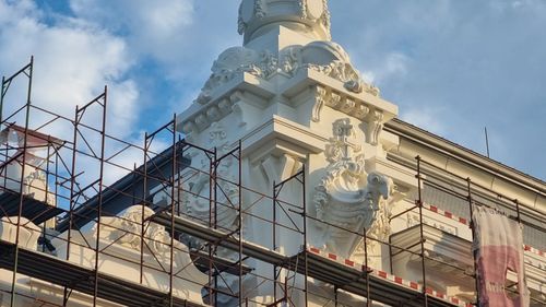 FOTO Cum arată ”berbecii” de pe acoperișul Cazinoului, primele elemente de exterior finalizate