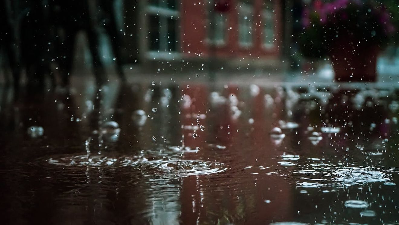 Vreme instabilă şi ploi slabe, de marţi în Bucureşti (meteorologi)