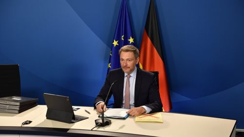 Economia Germaniei nu este „bolnavul Europei”, este doar „obosită” şi are „nevoie de o cafea”, spune ministrul german al Finanţelor
