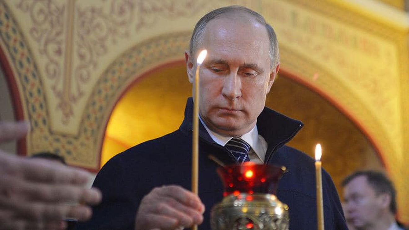 Putin a participat la slujba de Înviere oficiată de capul Bisericii ortodoxe ruse / Patriarhul rus s-a rugat pentru protejarea "graniţelor sfinte" ale Rusiei