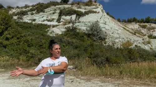 Libertatea: Cum au blocat locuitorii din Slănic săpăturile de la Muntele Verde/ „Au venit să exploateze haiducește, au luat din capul dacului”