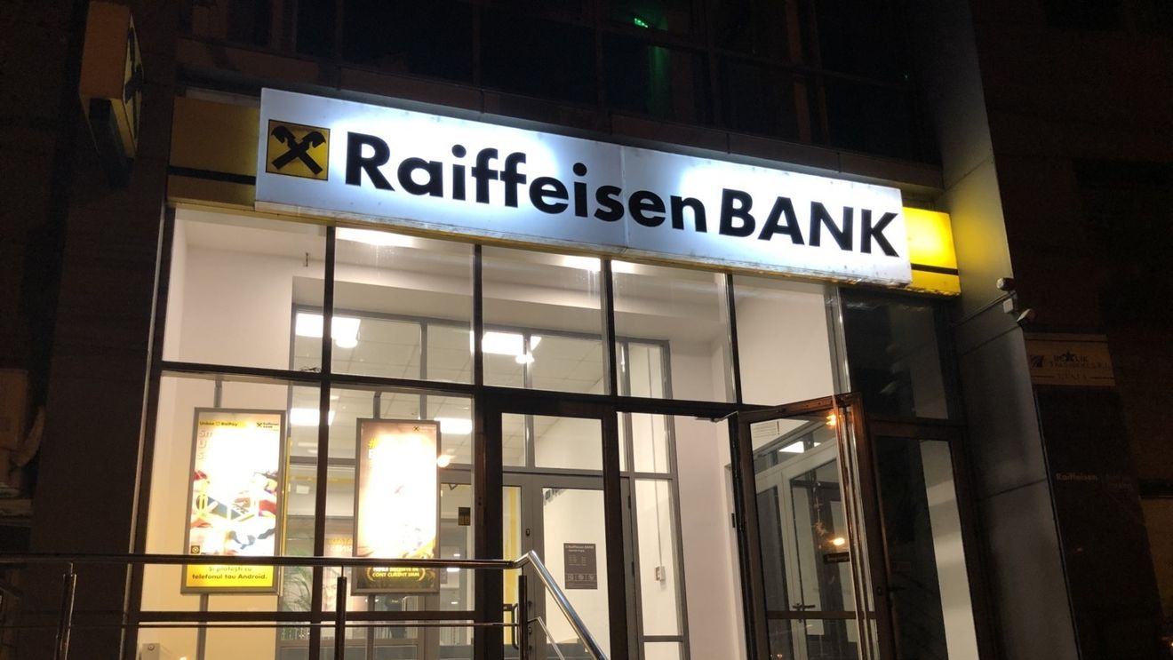 Reuters: Autoritatea americană de sancțiuni, interesată de afacerile Raiffeisenbank