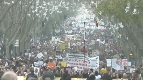 Portugalia: Mii de salariați au manifestat sâmbătă la Lisabona cerând majorarea salariilor şi alte măsuri pentru a putea face faţă creşterii costului vieţii