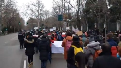 Mii de persoane au protestat în Madrid față de restricțiile impuse de Guvern / Mulți participanți nu au purtat măști și au criticat campania de vaccinare