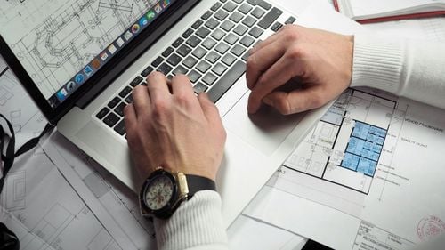 Noul Spital Județean din Reșița, propunere pentru parteneriat public privat / Primar: ”În acest scenariu, managementul ar fi preluat de partenerul privat, care ar asigura finanțarea și eficiența administrativă”