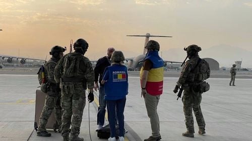 Încă un român a fost repatriat din Afganistan cu un avion militar european, alături de un bulgar, un britanic și un american